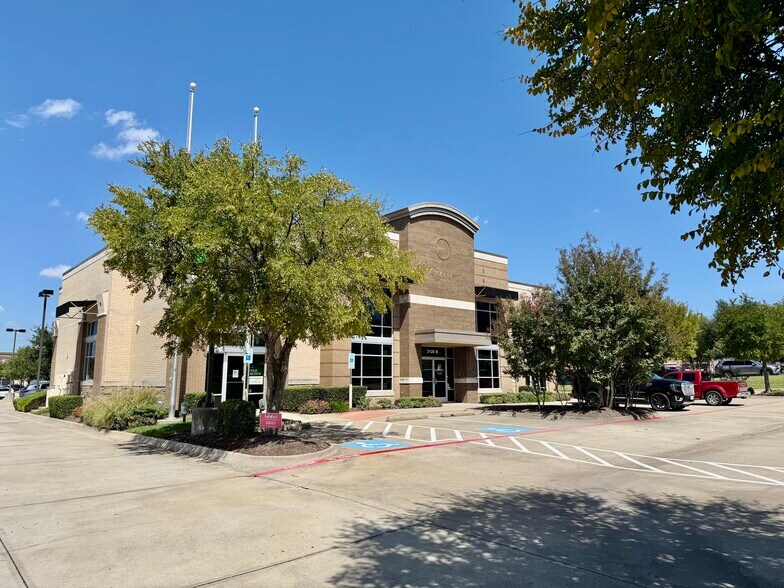 3120 Justin Rd, Highland Village, TX à vendre - Photo du bâtiment - Image 2 de 7