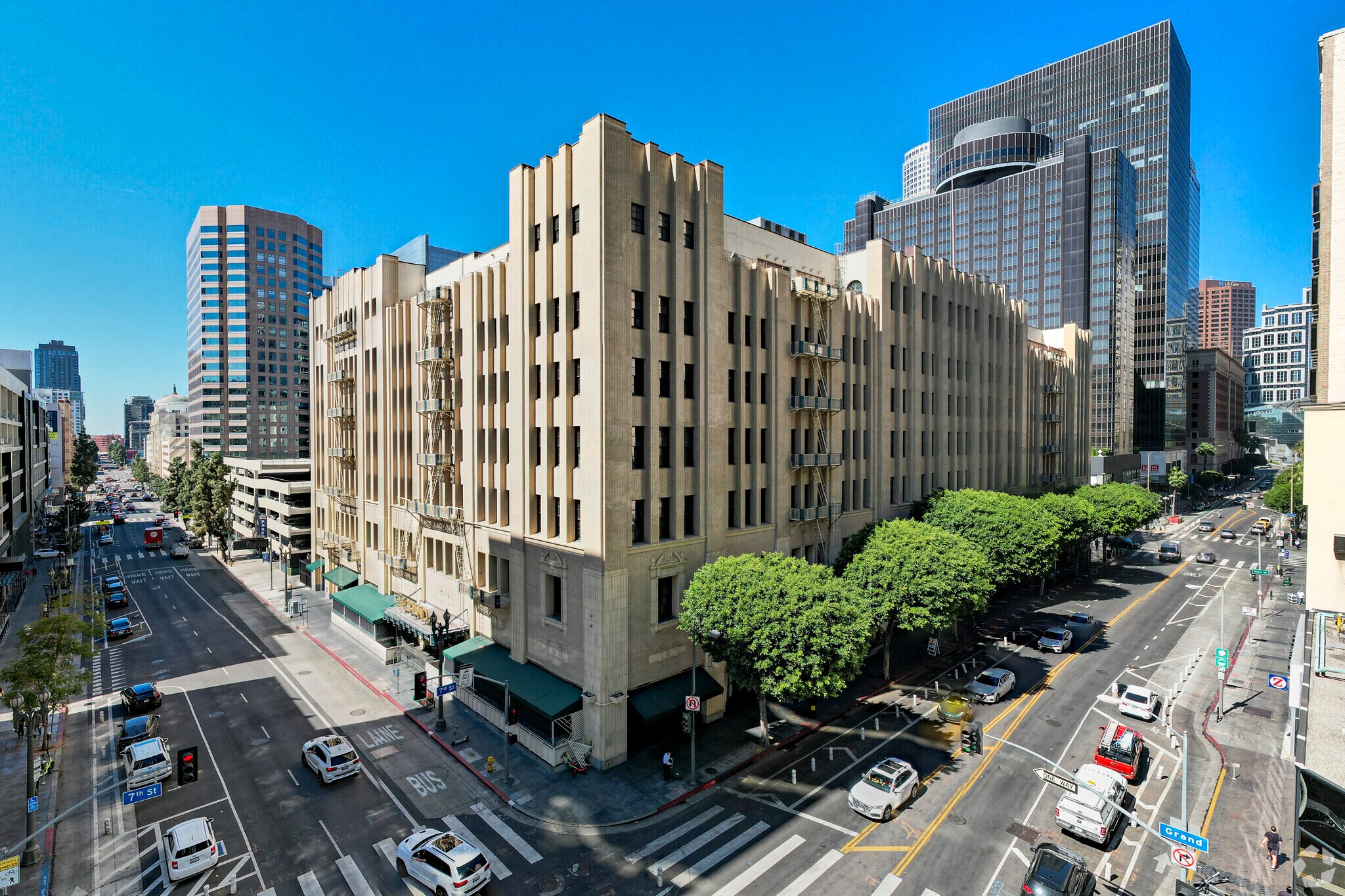600 W 7th St, Los Angeles, CA à louer Photo principale- Image 1 de 6
