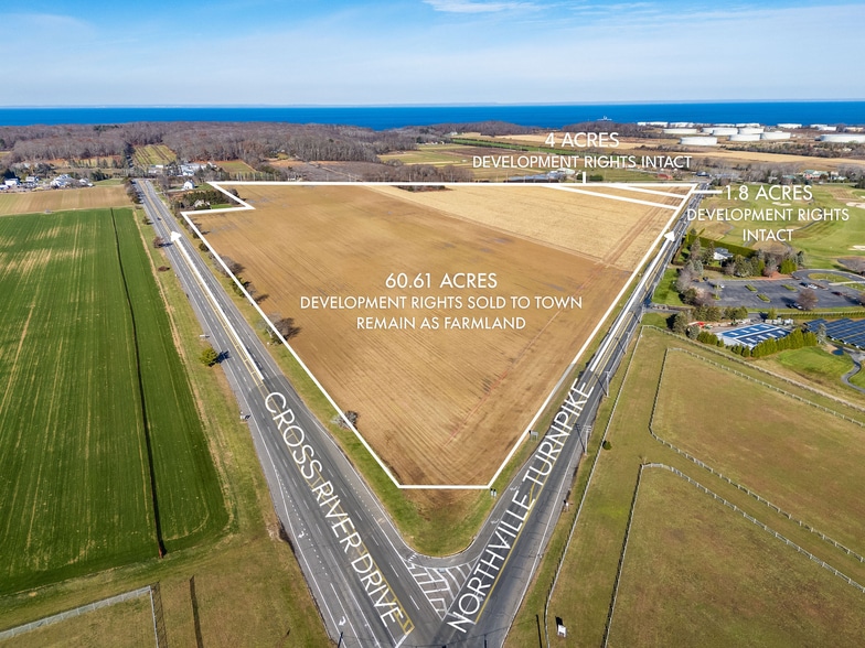 1700 Sound Ave, Riverhead, NY à vendre - Photo du bâtiment - Image 3 de 5