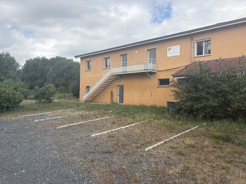 Flex in Messimy for lease - Building Photo - Image 1 of 8