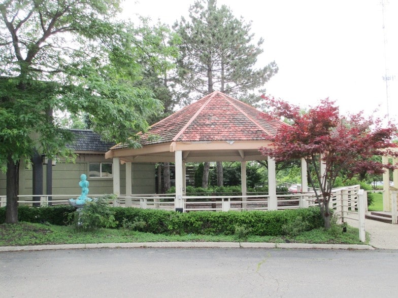 41990-42050 Grand River Ave, Novi, MI for lease - Building Photo - Image 3 of 15