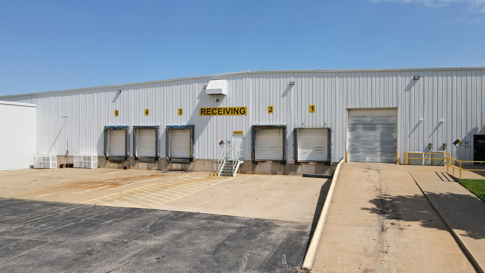 22425 D St, Winfield, KS for lease - Building Photo - Image 3 of 13