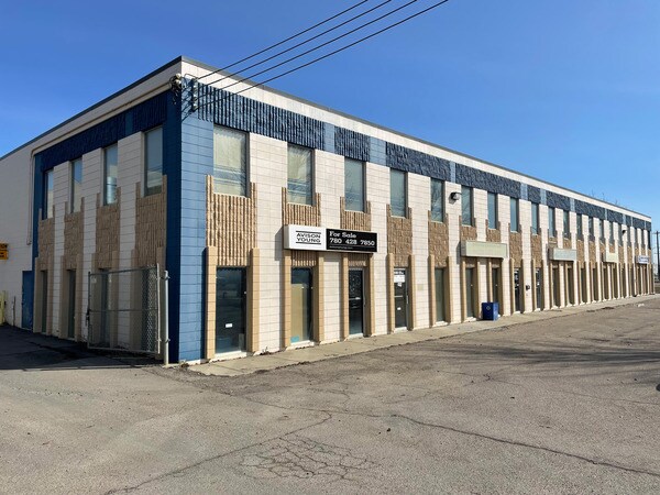 Plus de détails pour 15148 128 Av NW, Edmonton, AB - Industriel à vendre