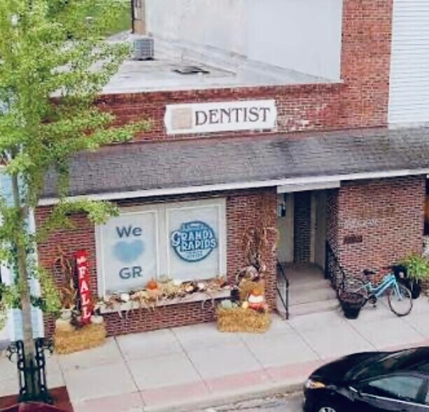 24163 Front St, Grand Rapids, OH à vendre - Photo principale - Image 1 de 2