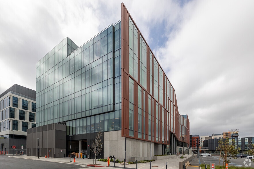 230 Harriet Tubman Way, Millbrae, CA à louer - Photo du bâtiment - Image 3 de 9