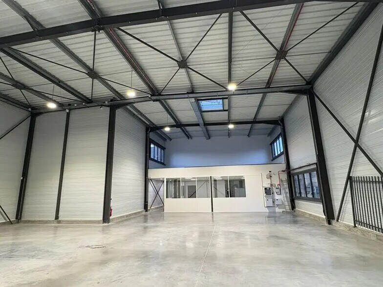 Flex dans Saint-Priest à louer - Photo intérieure - Image 2 de 15