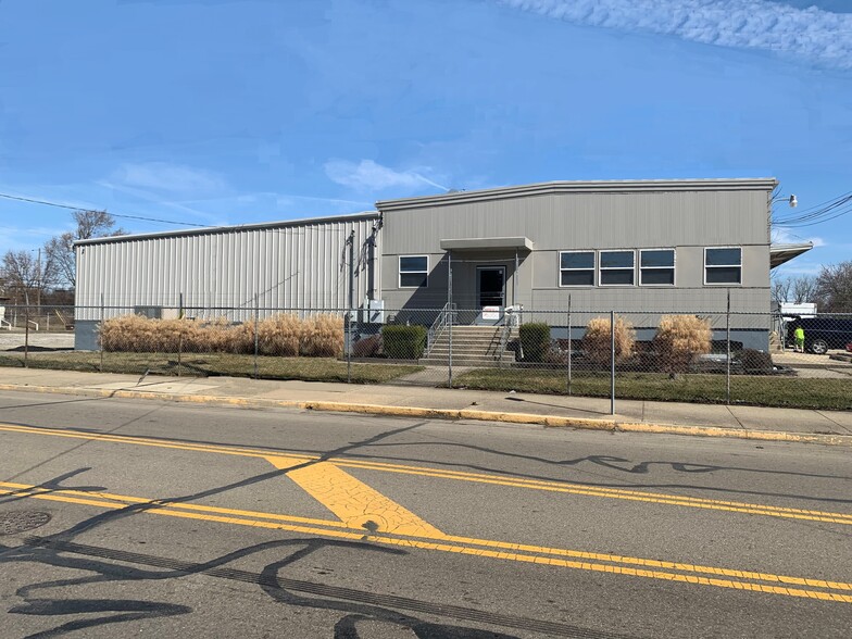 916 Kenton St, Springfield, OH for lease - Building Photo - Image 1 of 35