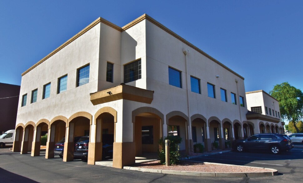 4425 N 24th St, Phoenix, AZ à louer - Photo du bâtiment - Image 2 de 6