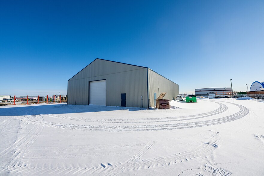10211 88 Av, Clairmont, AB à louer - Photo du bâtiment - Image 2 de 3