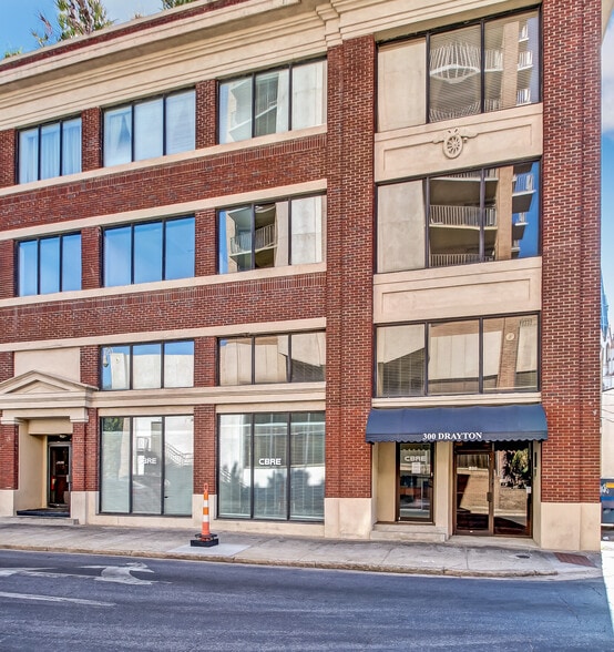 300 Drayton St, Savannah, GA for lease - Building Photo - Image 2 of 24