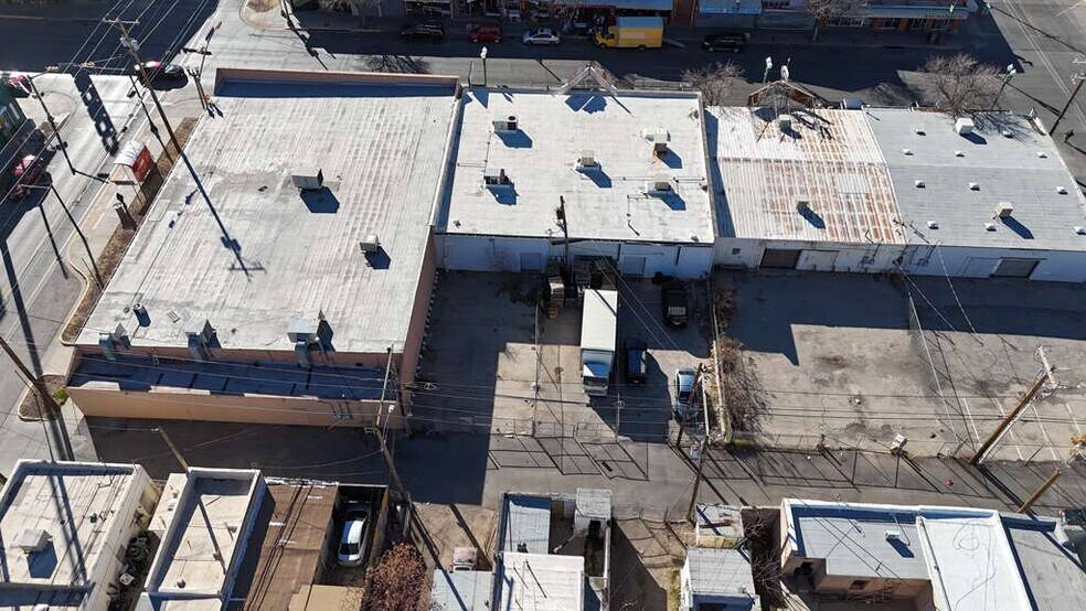 Holland Properties portefeuille de 3 propriétés à vendre sur LoopNet.ca - Photo du bâtiment - Image 3 de 13