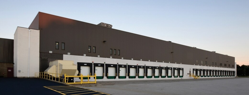 375 Victoria Rd, Austintown, OH à louer Photo du bâtiment- Image 1 de 3