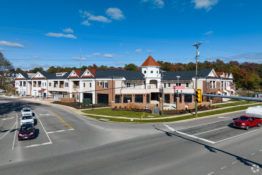 Winterfield Rd, Midlothian, VA à louer - Photo du bâtiment - Image 2 de 4