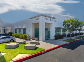 14525 Valley View Ave, Santa Fe Springs, CA à louer Photo intérieure- Image 1 de 11