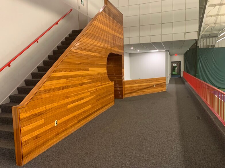 301 Kieffer Rd, Michigan City, IN à vendre - Photo du bâtiment - Image 2 de 20