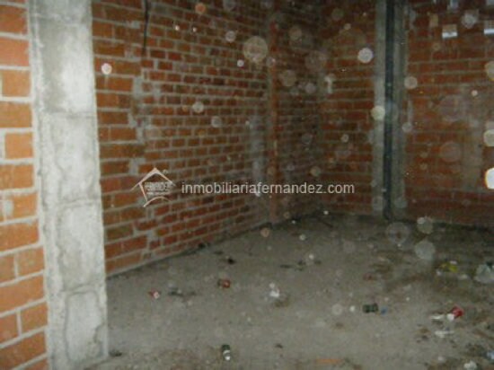 Retail in Cáceres, Cáceres for lease Primary Photo- Image 1 of 4