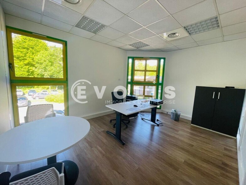 Office in Lognes for lease - Interior Photo - Image 3 of 5