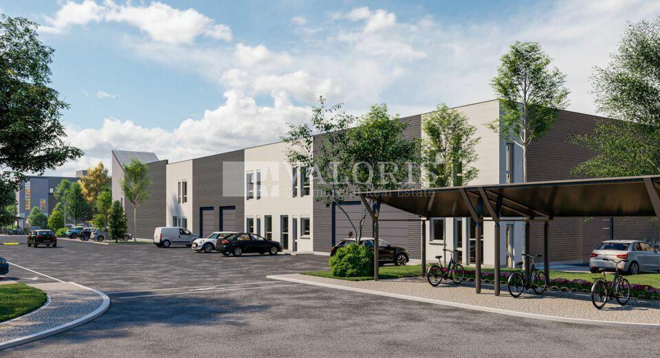 Local d'activités dans Bourgoin-Jallieu à vendre - Photo du bâtiment - Image 2 de 15