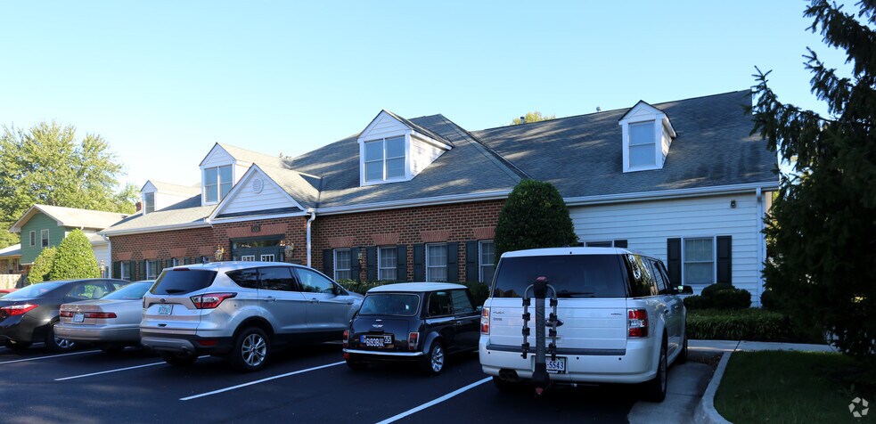 5318 Patterson Ave, Richmond, VA à louer - Photo du bâtiment - Image 2 de 5