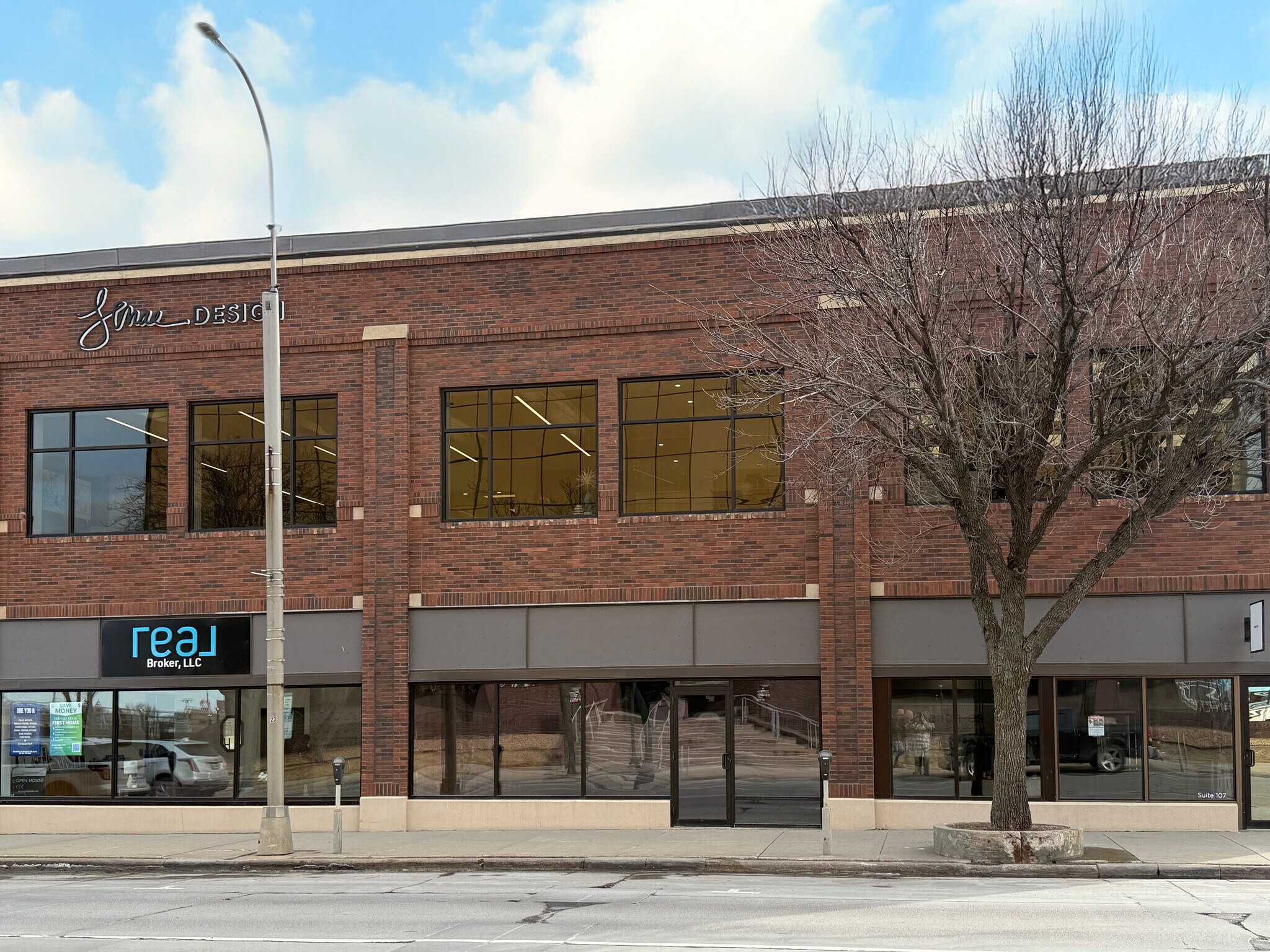 225 E 11th St, Sioux Falls, SD for lease Interior Photo- Image 1 of 4