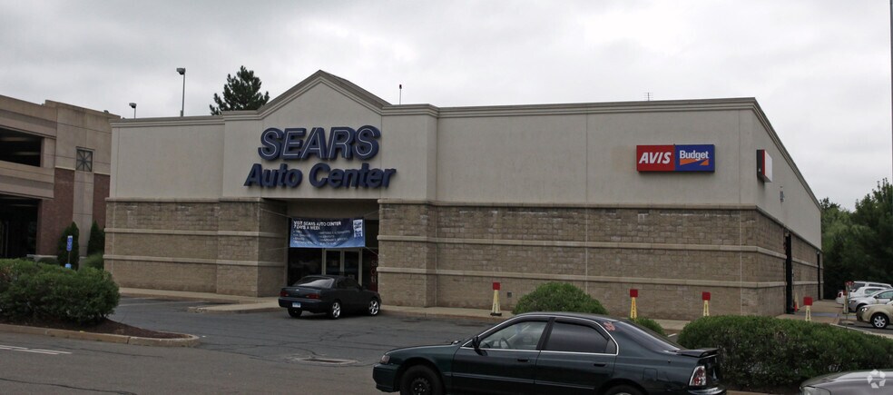 470-472 Lewis Ave, Meriden, CT for lease - Primary Photo - Image 1 of 2