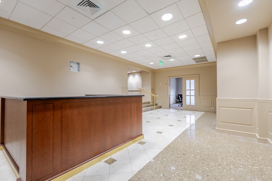 140 E Main St, Rock Hill, SC à louer - Photo du bâtiment - Image 3 de 11