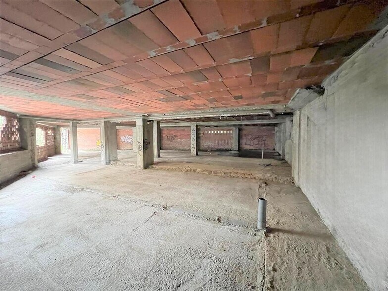 Avenida de Jesús García Naveira, Betanzos, La Coruna à vendre - Photo du bâtiment - Image 3 de 12