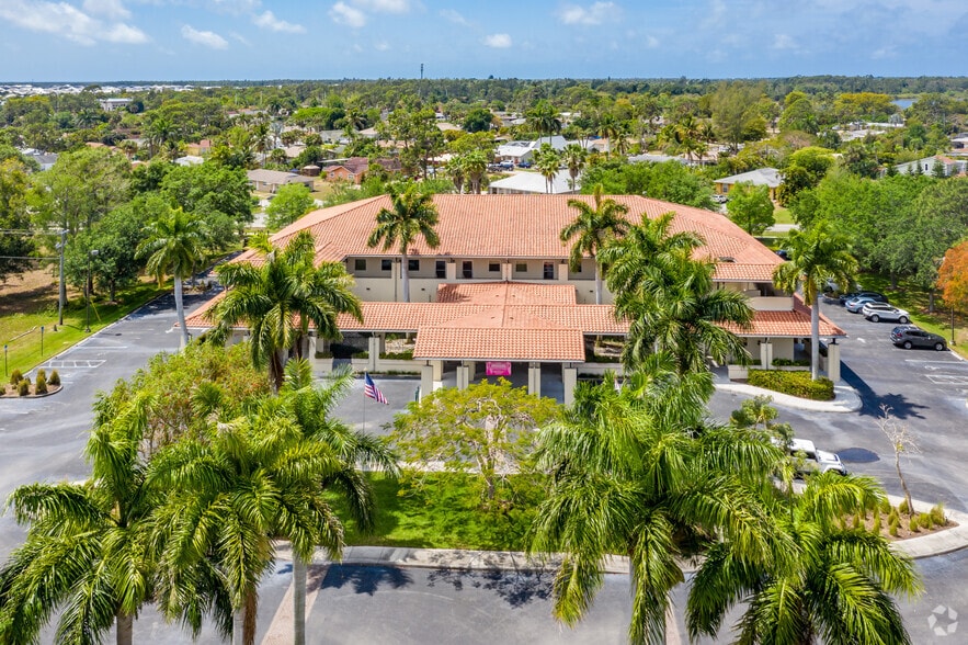 4330 Tamiami Trl E, Naples, FL for lease - Building Photo - Image 2 of 7