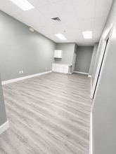 5683-5693 SE Crooked Oak Ave, Hobe Sound, FL à louer Photo intérieure- Image 1 de 4