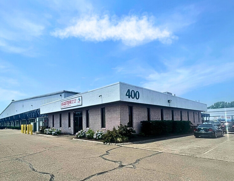 400 Long Beach Blvd, Stratford, CT for lease - Building Photo - Image 1 of 4