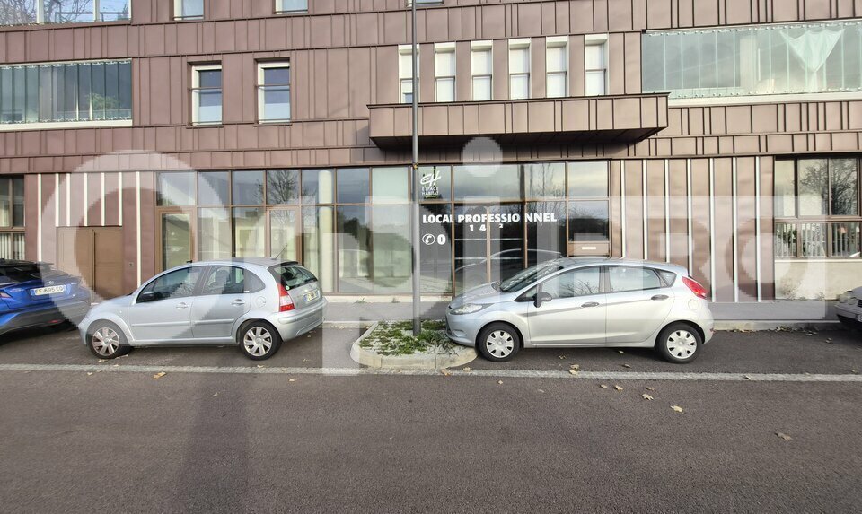 Commerce de détail dans Reims à vendre - Photo du bâtiment - Image 3 de 7
