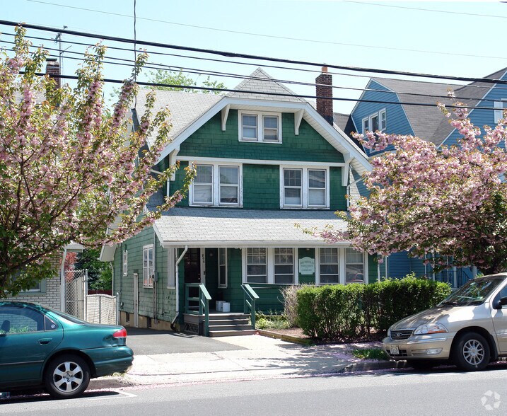 806 Kearny Ave, Kearny, NJ à louer - Photo principale - Image 1 de 2