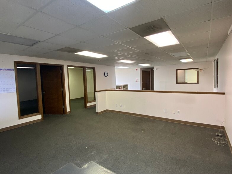 2529 W Ferguson Rd, Fort Wayne, IN à louer - Photo du bâtiment - Image 1 de 15