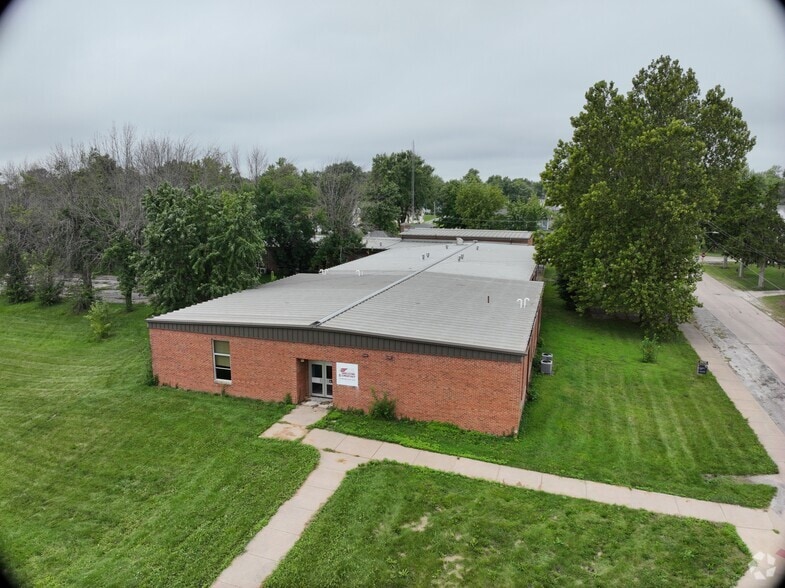 111 W College Ave, Shelbina, MO for sale - Matterport Community - Image 3 of 49