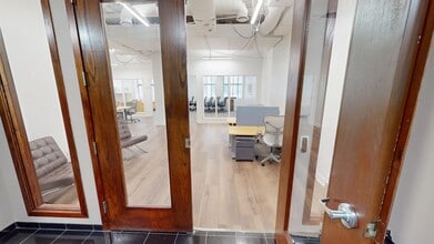 216 W Jackson Blvd, Chicago, IL for lease Interior Photo- Image 2 of 5