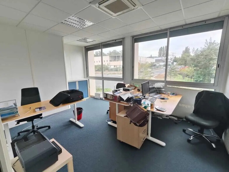 14 Avenue Du 1Er Mai, Palaiseau for sale - Building Photo - Image 2 of 11