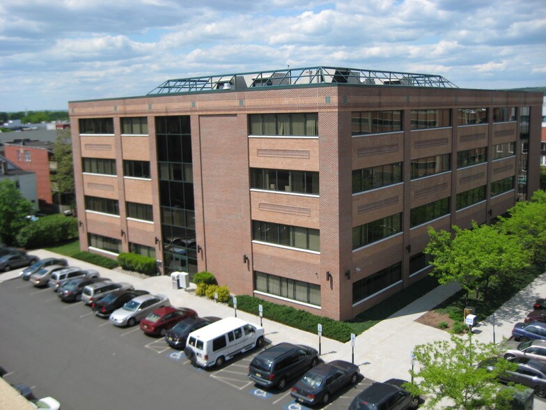 58-86 E Main St, Somerville, NJ à louer - Photo du bâtiment - Image 2 de 3