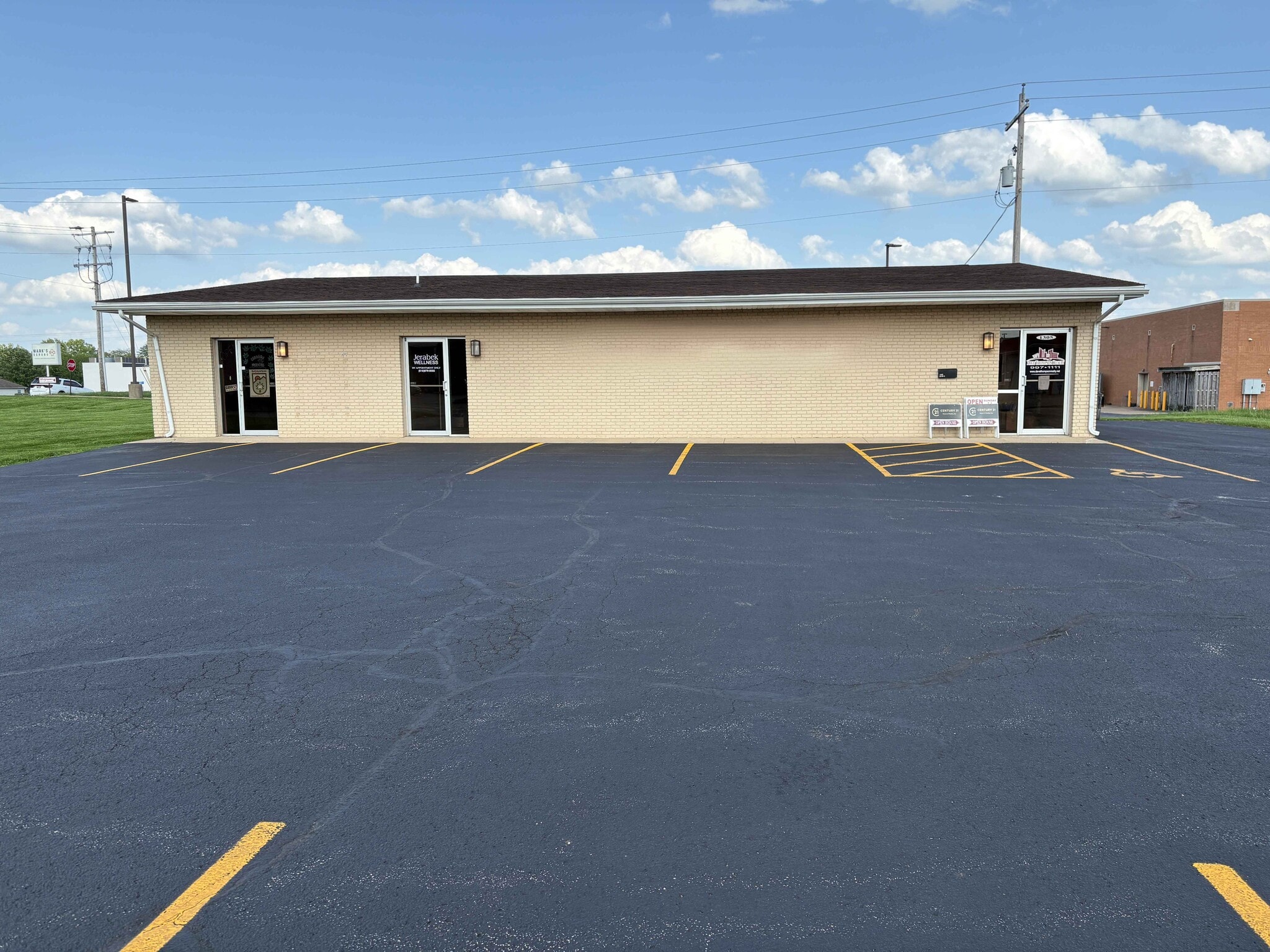 1305 N Carbon St, Marion, IL for sale Primary Photo- Image 1 of 2