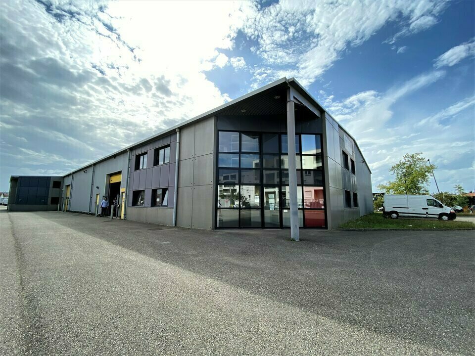 6-12 Rue Fulgencio Gimenez, Vaulx-en-Velin for lease Building Photo- Image 1 of 11