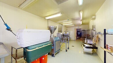 5346 Devonshire Ave, Saint Louis, MO for lease Interior Photo- Image 2 of 7