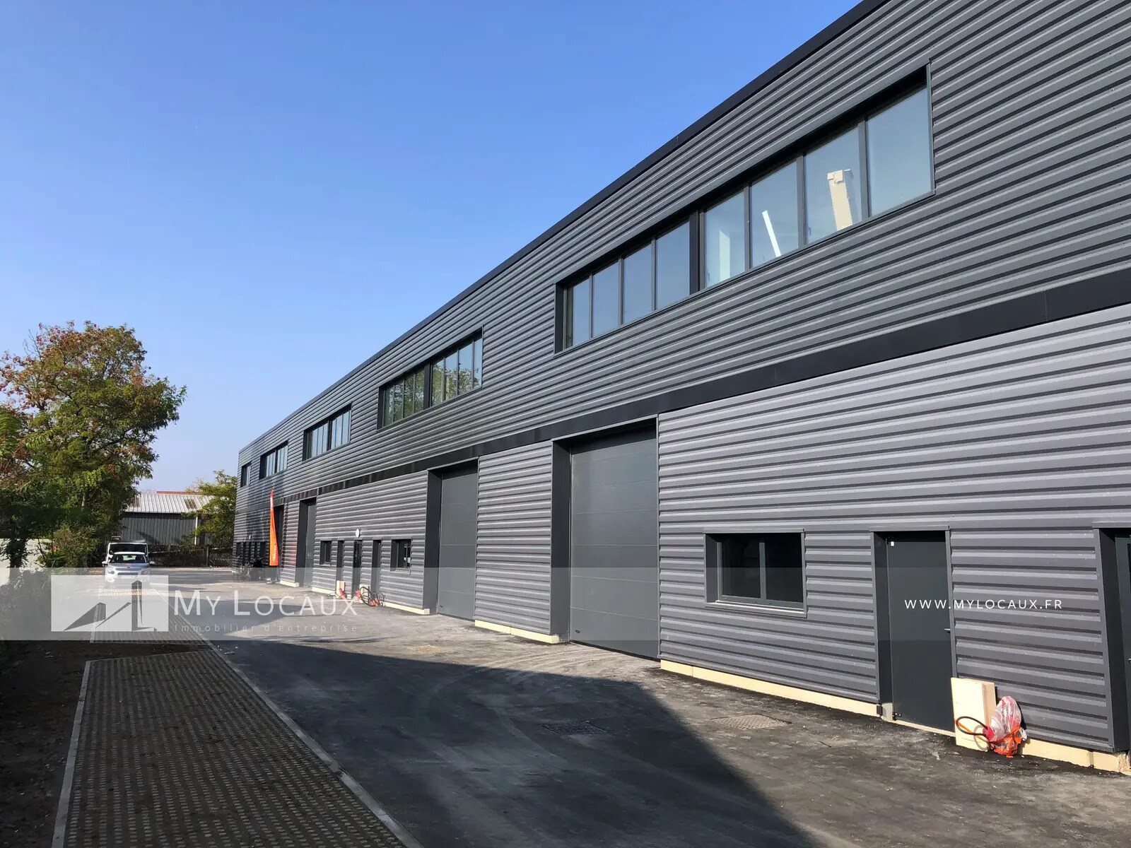 Flex dans Villeneuve-la-Garenne à louer Photo du bâtiment- Image 1 de 6