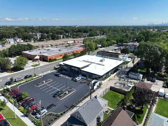 More details for 1117 Garfield St, Oak Park, IL - Retail for Sale