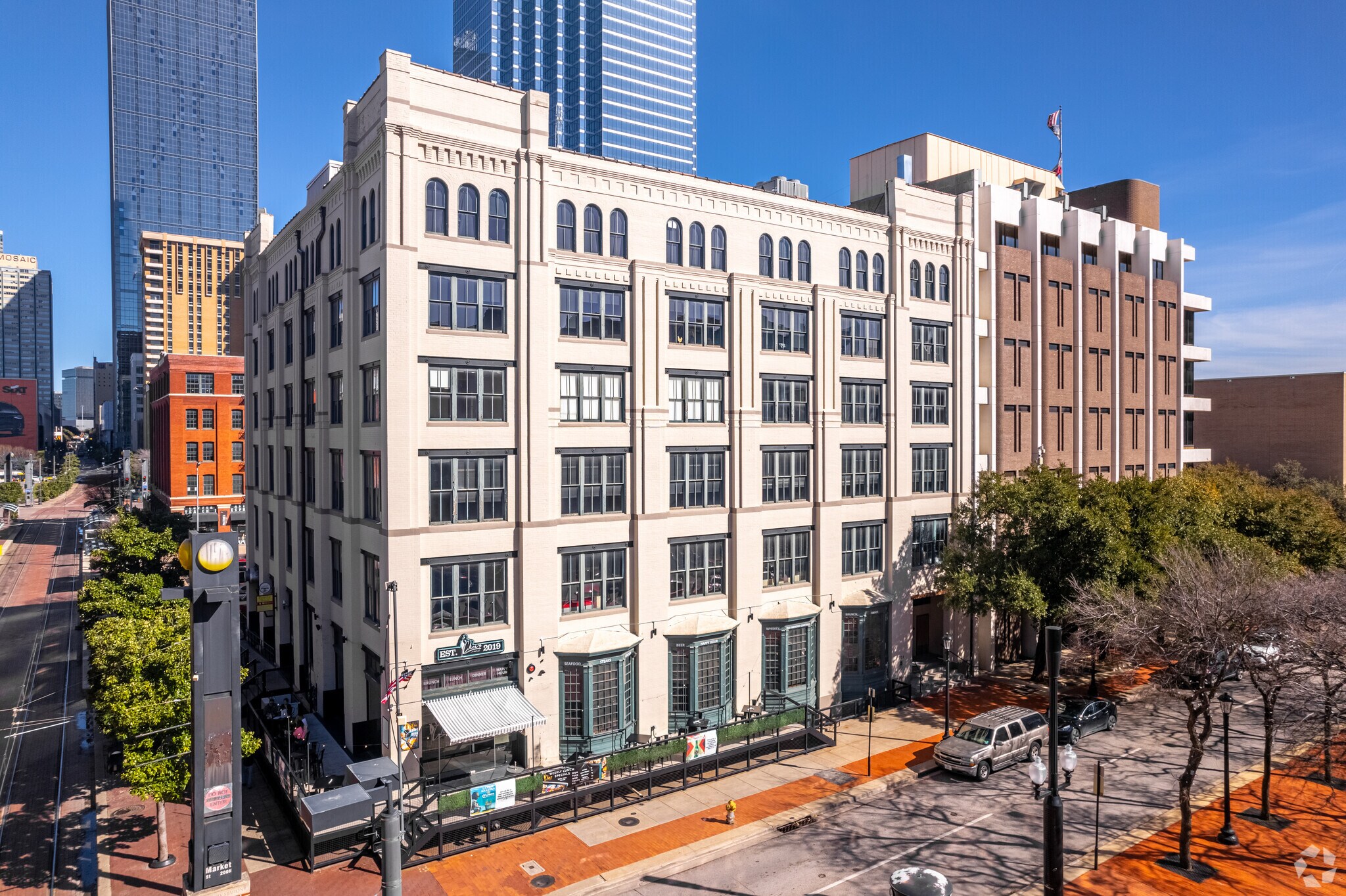 208 N Market St, Dallas, TX à louer Photo principale- Image 1 de 18