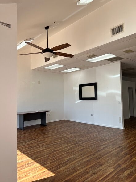 3512 del prado Blvd S, Cape Coral, FL for lease - Interior Photo - Image 3 of 12