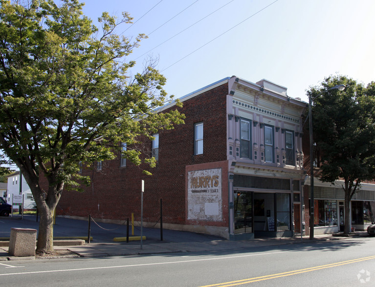 711 W Main St, Charlottesville, VA à vendre - Photo principale - Image 1 de 1