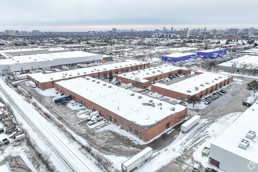 79 Milliken Blvd, Toronto, ON for lease - Building Photo - Image 2 of 3