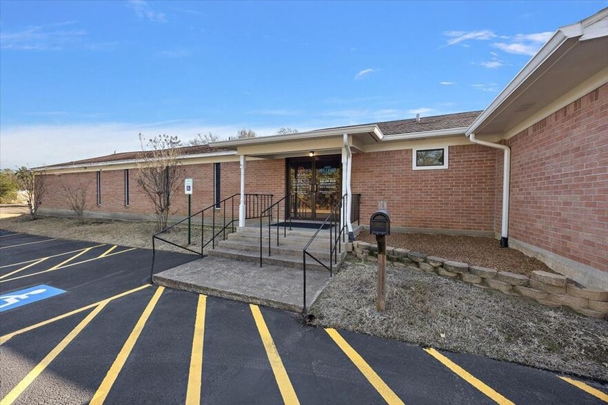 100 E Borden St, Diboll, TX for sale - Primary Photo - Image 1 of 22