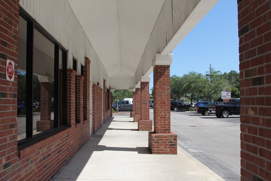 6050 Babcock St SE, Palm Bay, FL à louer - Photo du bâtiment - Image 3 de 5