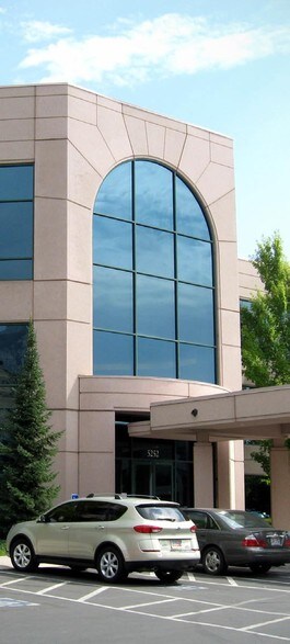5255 N Edgewood Dr, Provo, UT à vendre - Photo du bâtiment - Image 3 de 54