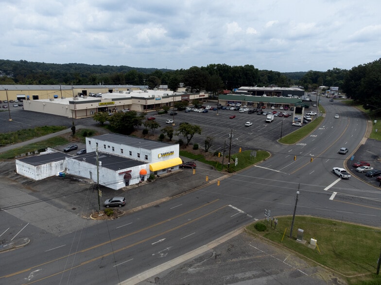 105-109 Winston Rd, Jonesville, NC for sale - Building Photo - Image 3 of 17